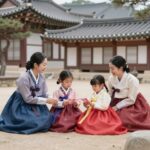 따뜻한 명절 분위기와 가족, 명절위문금 개념 이미지